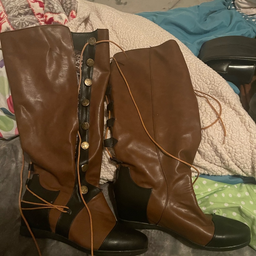 Boots size 7